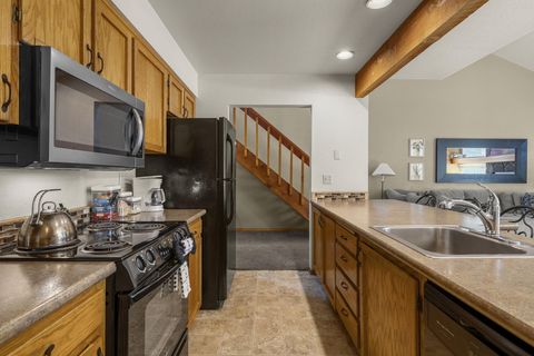 Tiny photo for 17755 Lake Aspen Court #25, Sunriver, OR 97707 (MLS # 220219423)