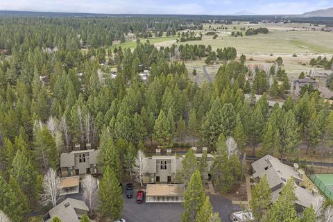 Tiny photo for 17755 Lake Aspen Court #25, Sunriver, OR 97707 (MLS # 220219423)