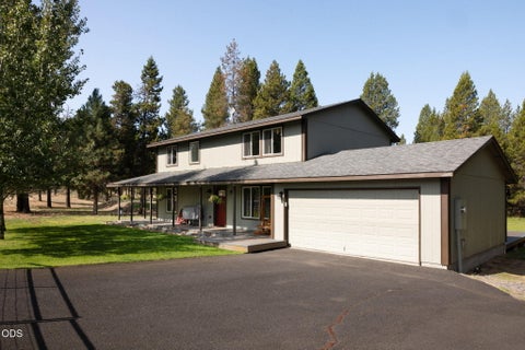 Photo of 55135 Foster Road, Bend, OR 97707 (MLS # 220228640)