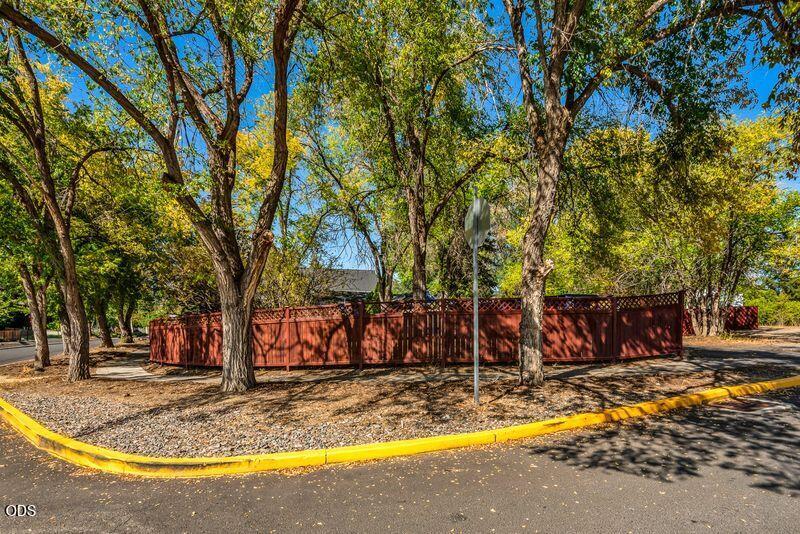 320 NW Riverside Boulevard