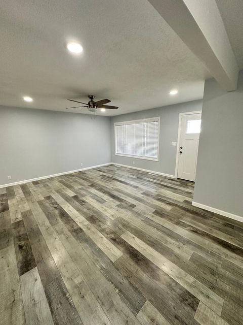 Tiny photo for 3345 Madison Street, Klamath Falls, OR 97603 (MLS # 220220237)