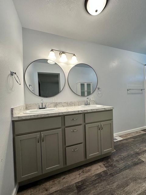 Tiny photo for 3345 Madison Street, Klamath Falls, OR 97603 (MLS # 220220237)
