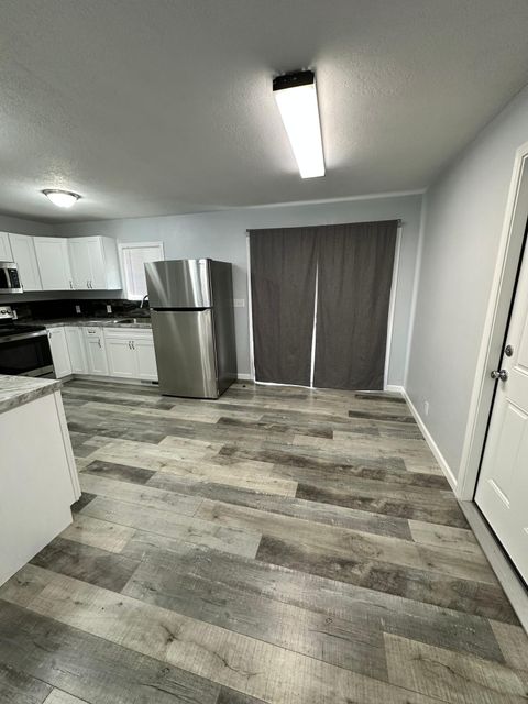Tiny photo for 3345 Madison Street, Klamath Falls, OR 97603 (MLS # 220220237)