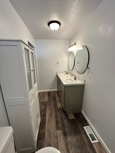 Tiny photo for 3345 Madison Street, Klamath Falls, OR 97603 (MLS # 220220237)