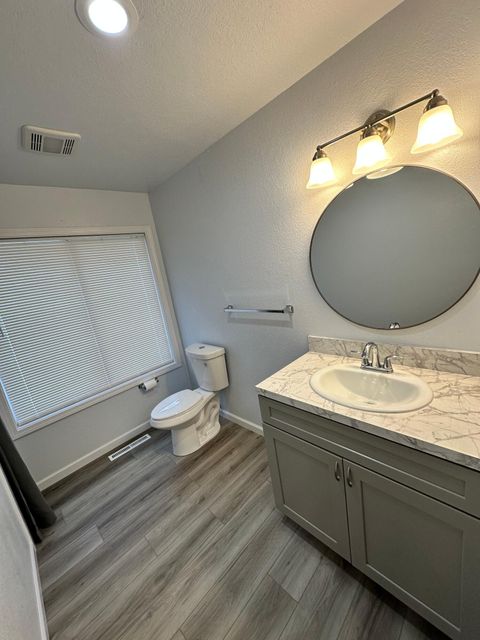 Tiny photo for 3345 Madison Street, Klamath Falls, OR 97603 (MLS # 220220237)