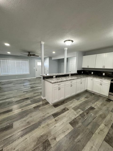 Tiny photo for 3345 Madison Street, Klamath Falls, OR 97603 (MLS # 220220237)