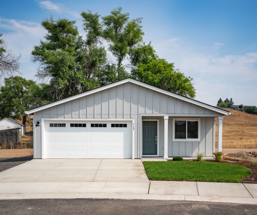 Welcome to Lennar Homes at Sagebrook Estates! Discover the ''Francis'' floorplan, a brand new single-story home with included front yard sod and irrigation system. Enjoy AC and a modern open-concept Kitchen and Great Room, perfect for daily living and entertaining. The home features three bedrooms, including a private owner's suite with an en-suite bathroom and walk-in closet. The kitchen boasts quartz countertops, shaker-style white cabinets, AC, and stainless steel appliances. Photos are of the model Francis floorplan in a different community, some finishes may be different. Contact us today to schedule an appointment!