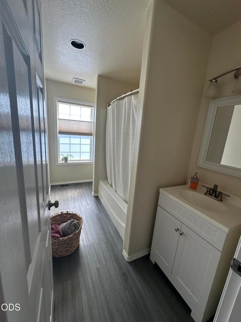 Tiny photo for 764 NW 19th Place, Redmond, OR 97756 (MLS # 220227083)