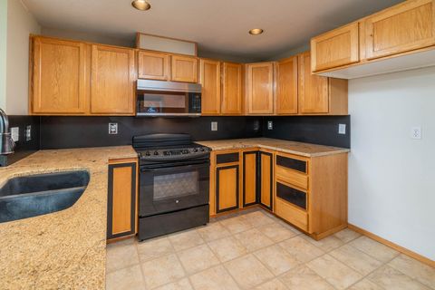 Tiny photo for 3686 SW Bobby Jones Court, Redmond, OR 97756 (MLS # 220211247)