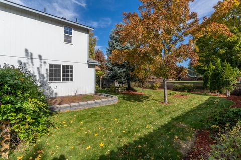 Tiny photo for 3686 SW Bobby Jones Court, Redmond, OR 97756 (MLS # 220211247)