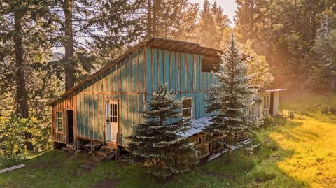 Photo of 1430 Forest Creek Road, Selma, OR 97538 (MLS # 220220261)