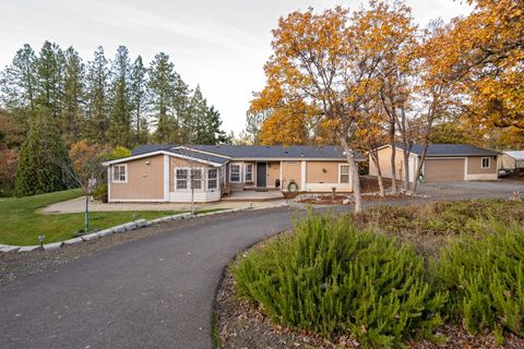 Photo of 2285 Jasmine Avenue, Medford, OR 97501 (MLS # 220211901)