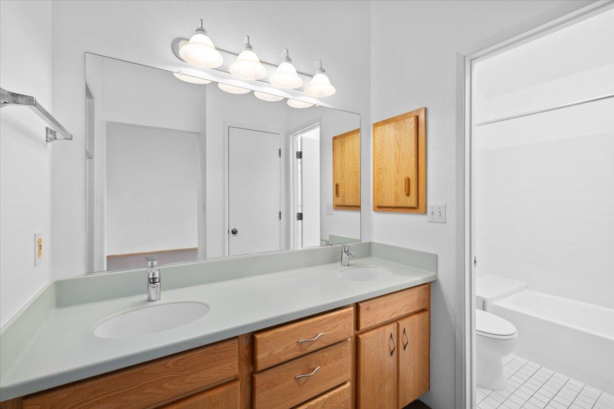 Ravenwood Townhomes - Residential