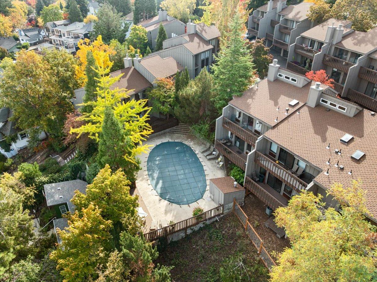 Ravenwood Townhomes - Residential