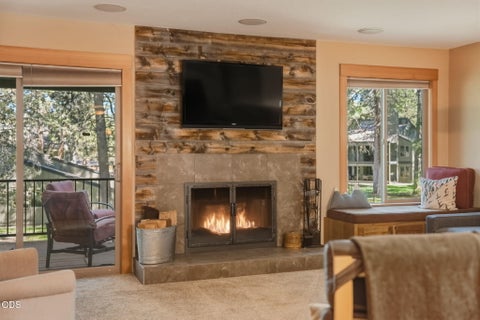 Tiny photo for 807 E Desperado Trl #UNIT 202, Sisters, OR 97759 (MLS # 220222892)