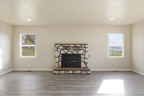 Tiny photo for 5156 Peace Lane, Central Point, OR 97502 (MLS # 220211969)