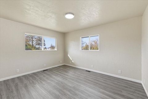 Tiny photo for 5156 Peace Lane, Central Point, OR 97502 (MLS # 220211969)