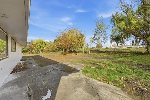 Tiny photo for 5156 Peace Lane, Central Point, OR 97502 (MLS # 220211969)