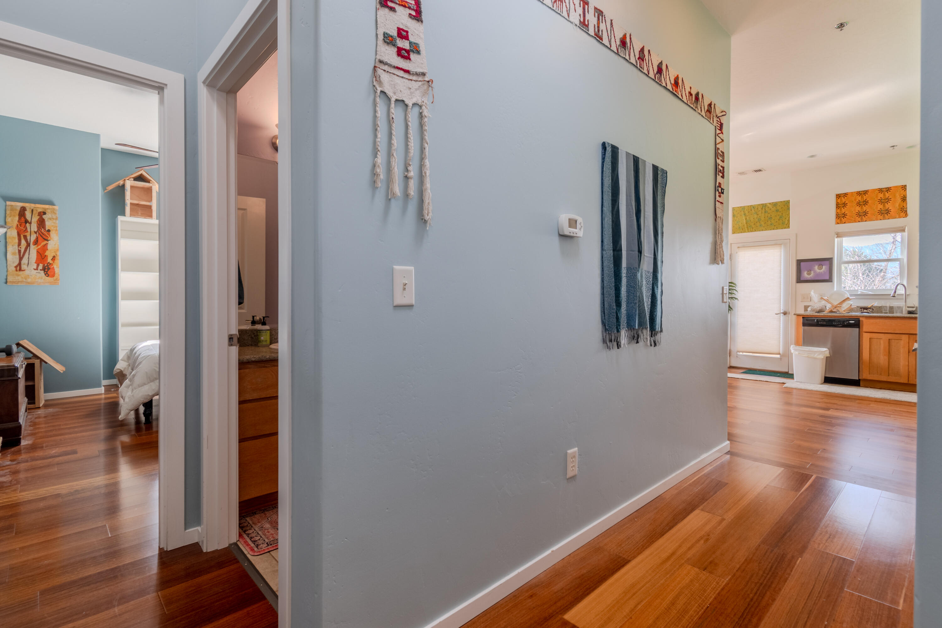 479 Russell Street 202