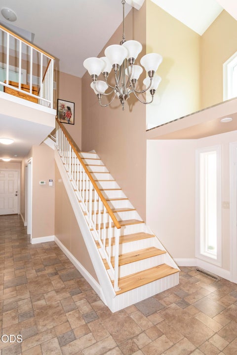 Tiny photo for 712 Colleen Court, Grants Pass, OR 97527 (MLS # 220224155)