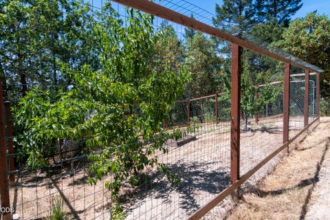 Tiny photo for 712 Colleen Court, Grants Pass, OR 97527 (MLS # 220224155)