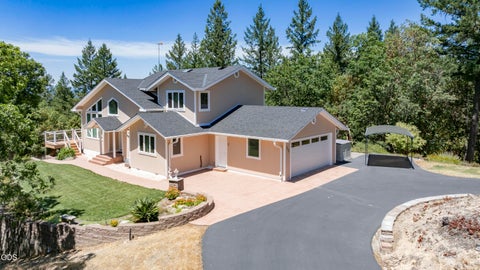 Tiny photo for 712 Colleen Court, Grants Pass, OR 97527 (MLS # 220224155)
