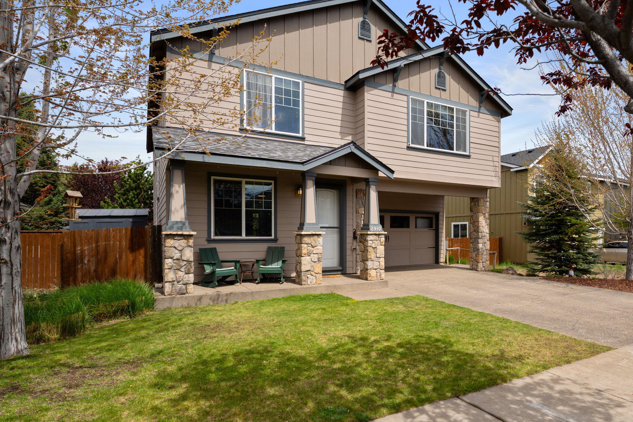 2910 NE Jackdaw Drive