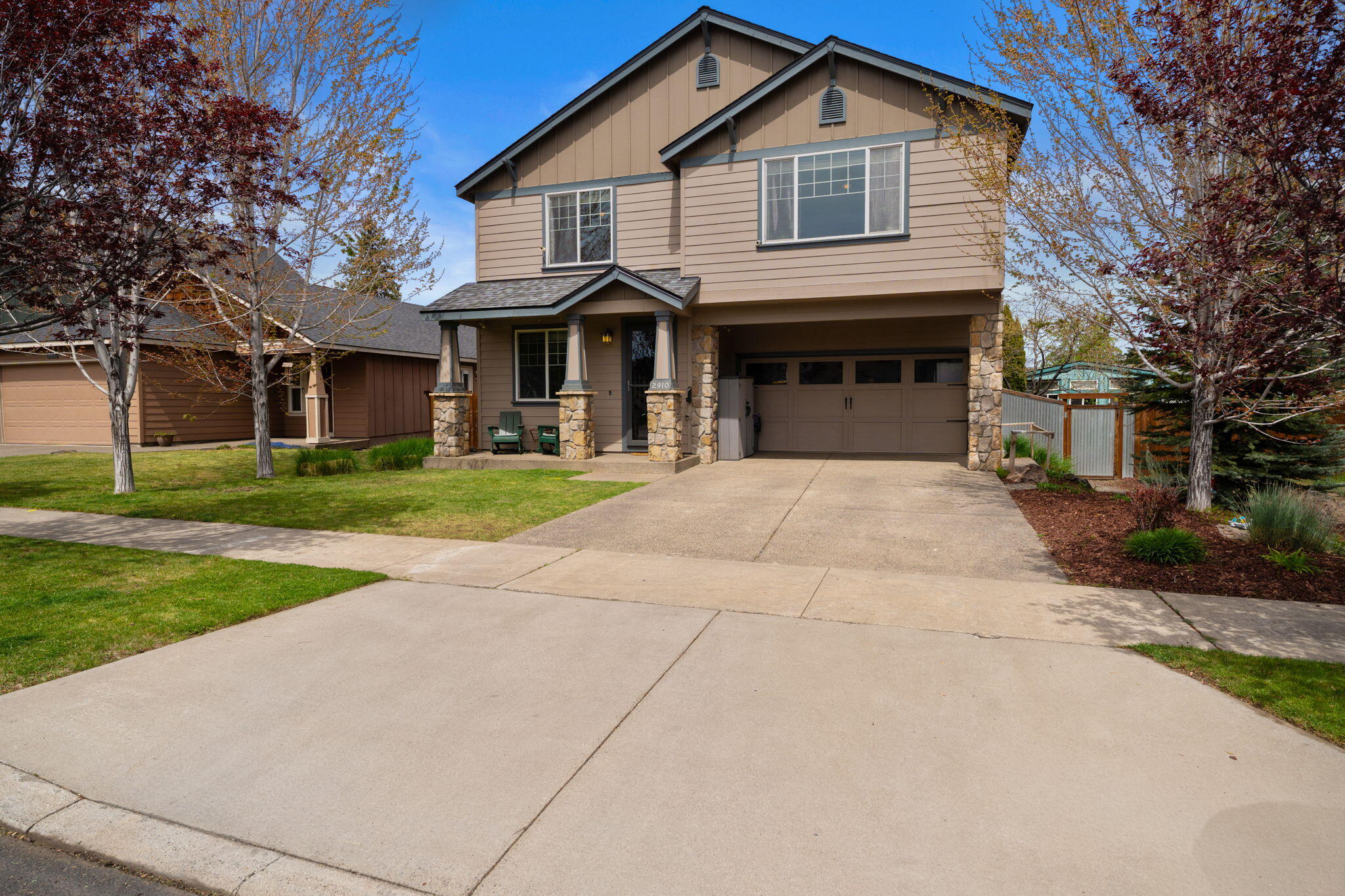 2910 NE Jackdaw Drive