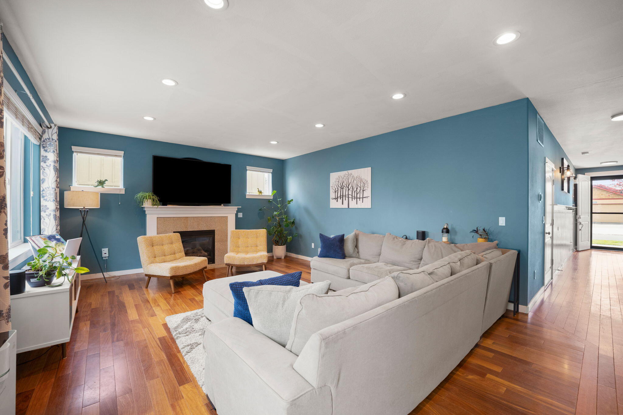 2910 NE Jackdaw Drive