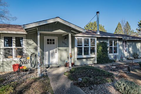Tiny photo for 2015 Mae Street, Ashland, OR 97520 (MLS # 220214001)