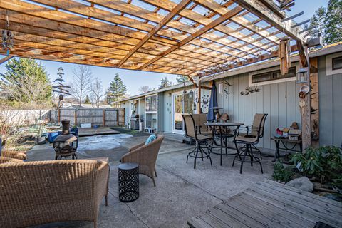 Tiny photo for 2015 Mae Street, Ashland, OR 97520 (MLS # 220214001)