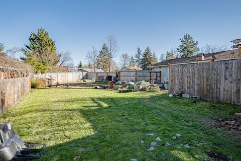 Tiny photo for 2015 Mae Street, Ashland, OR 97520 (MLS # 220214001)