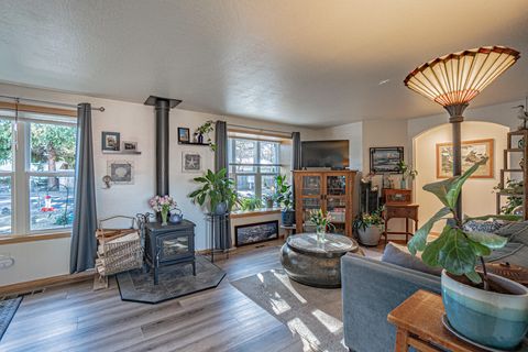 Tiny photo for 2015 Mae Street, Ashland, OR 97520 (MLS # 220214001)