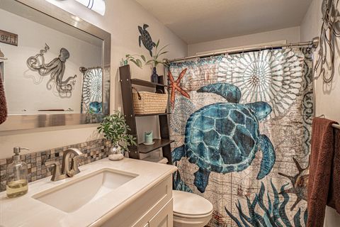 Tiny photo for 2015 Mae Street, Ashland, OR 97520 (MLS # 220214001)