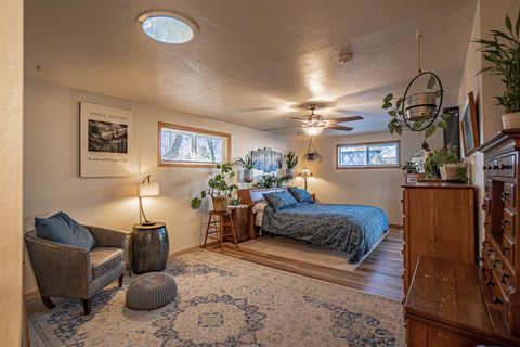 Tiny photo for 2015 Mae Street, Ashland, OR 97520 (MLS # 220214001)