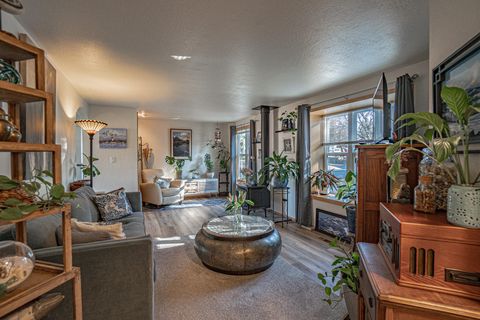 Tiny photo for 2015 Mae Street, Ashland, OR 97520 (MLS # 220214001)