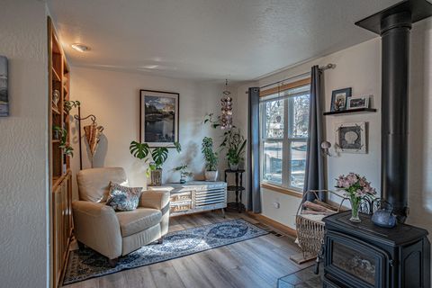 Tiny photo for 2015 Mae Street, Ashland, OR 97520 (MLS # 220214001)