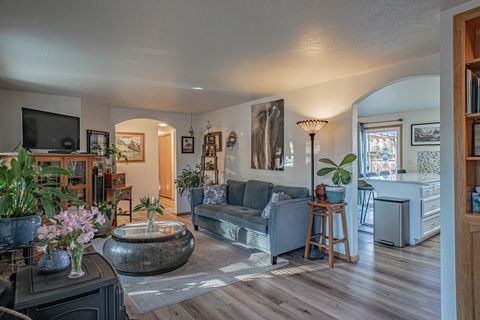 Tiny photo for 2015 Mae Street, Ashland, OR 97520 (MLS # 220214001)