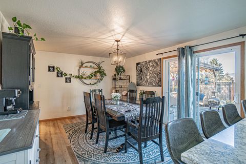 Tiny photo for 2015 Mae Street, Ashland, OR 97520 (MLS # 220214001)