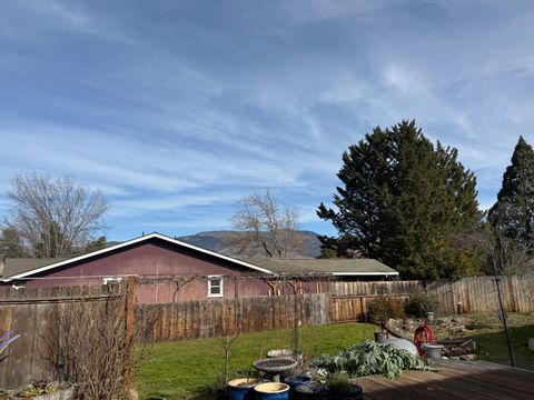Tiny photo for 2015 Mae Street, Ashland, OR 97520 (MLS # 220214001)