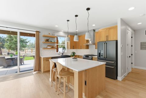 Tiny photo for 63557 Overtree Road, Bend, OR 97701 (MLS # 220220008)
