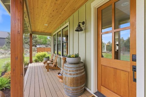 Tiny photo for 63557 Overtree Road, Bend, OR 97701 (MLS # 220220008)