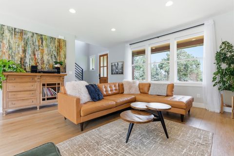 Tiny photo for 63557 Overtree Road, Bend, OR 97701 (MLS # 220220008)