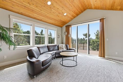 Tiny photo for 63557 Overtree Road, Bend, OR 97701 (MLS # 220220008)