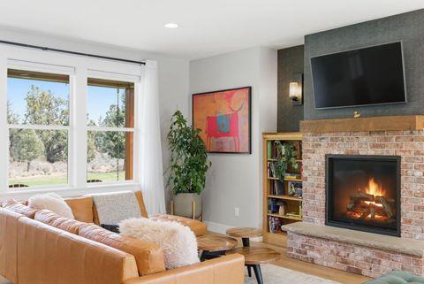 Tiny photo for 63557 Overtree Road, Bend, OR 97701 (MLS # 220220008)