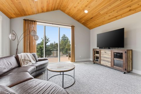 Tiny photo for 63557 Overtree Road, Bend, OR 97701 (MLS # 220220008)