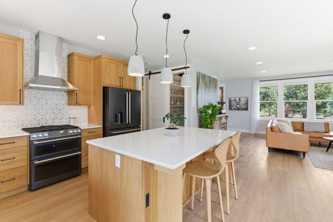 Tiny photo for 63557 Overtree Road, Bend, OR 97701 (MLS # 220220008)
