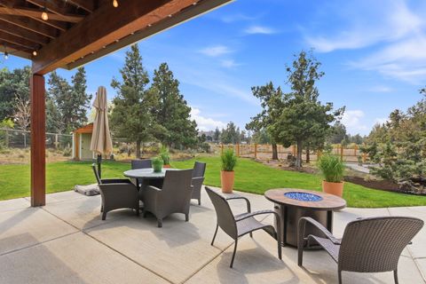 Tiny photo for 63557 Overtree Road, Bend, OR 97701 (MLS # 220220008)