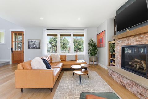 Tiny photo for 63557 Overtree Road, Bend, OR 97701 (MLS # 220220008)