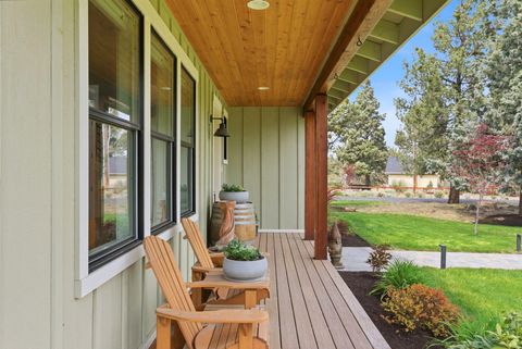 Tiny photo for 63557 Overtree Road, Bend, OR 97701 (MLS # 220220008)
